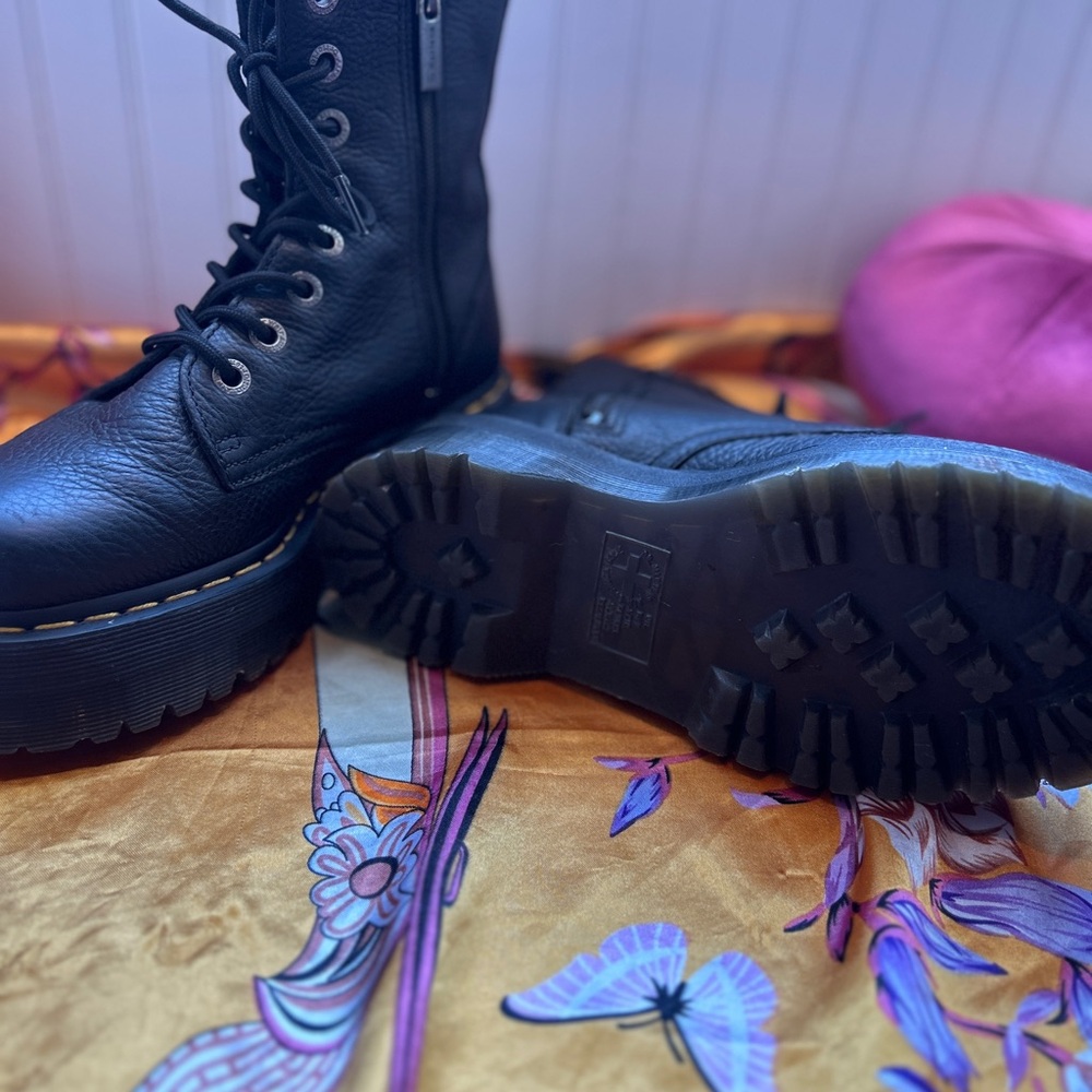 Black Leather Platform Docs - image 3
